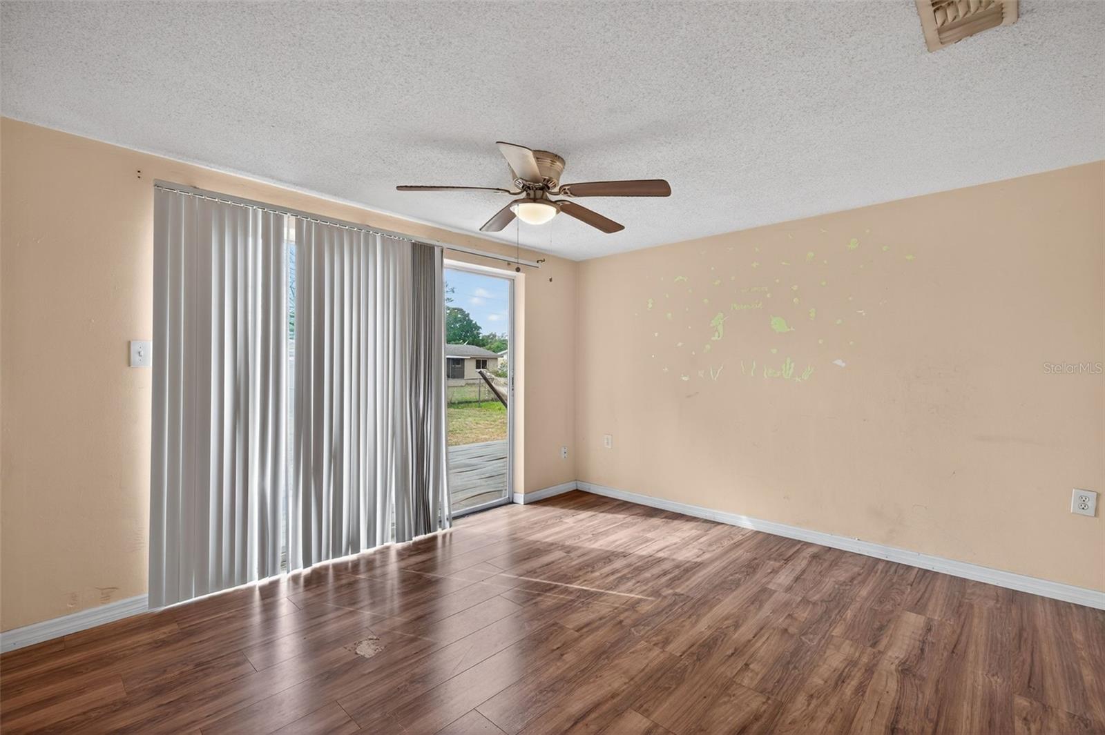 THE LAKES - Residential