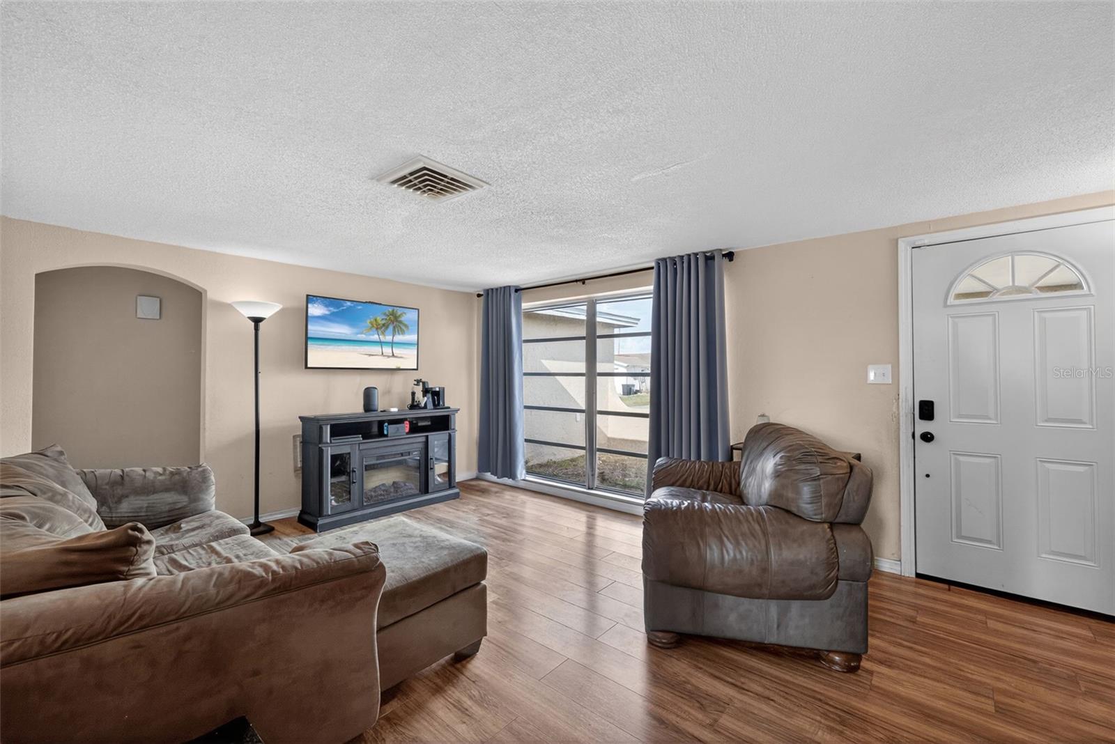 THE LAKES - Residential