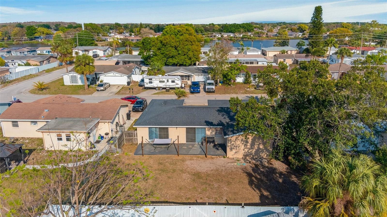 THE LAKES - Residential