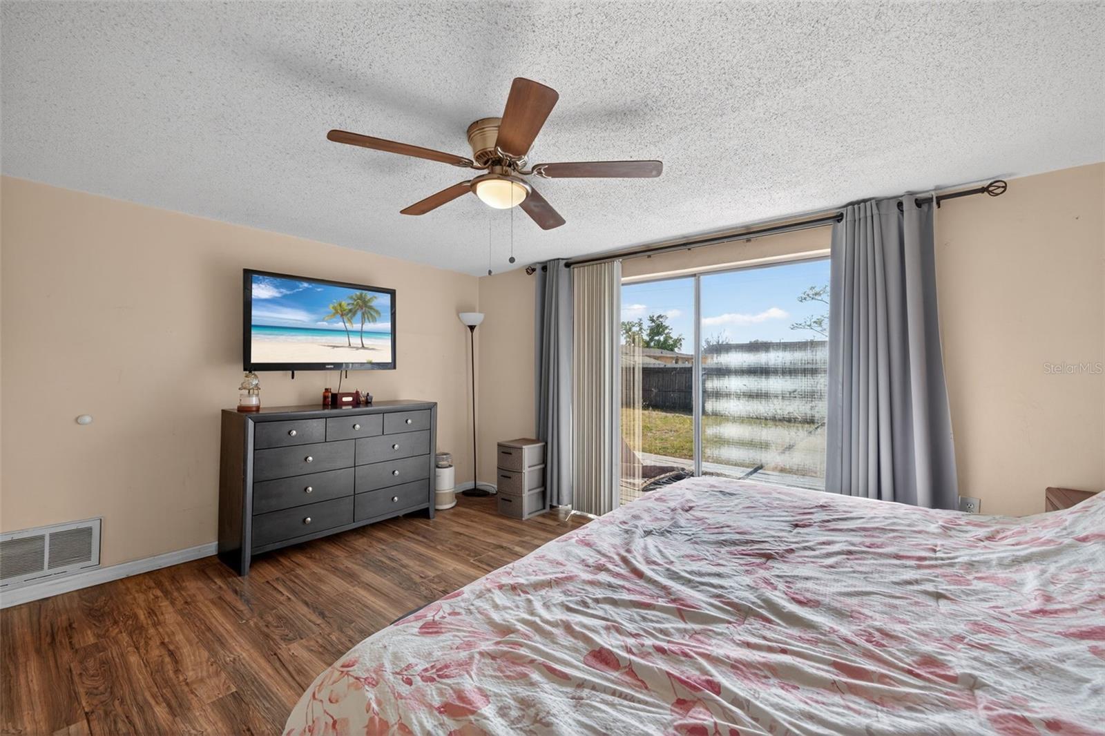 THE LAKES - Residential