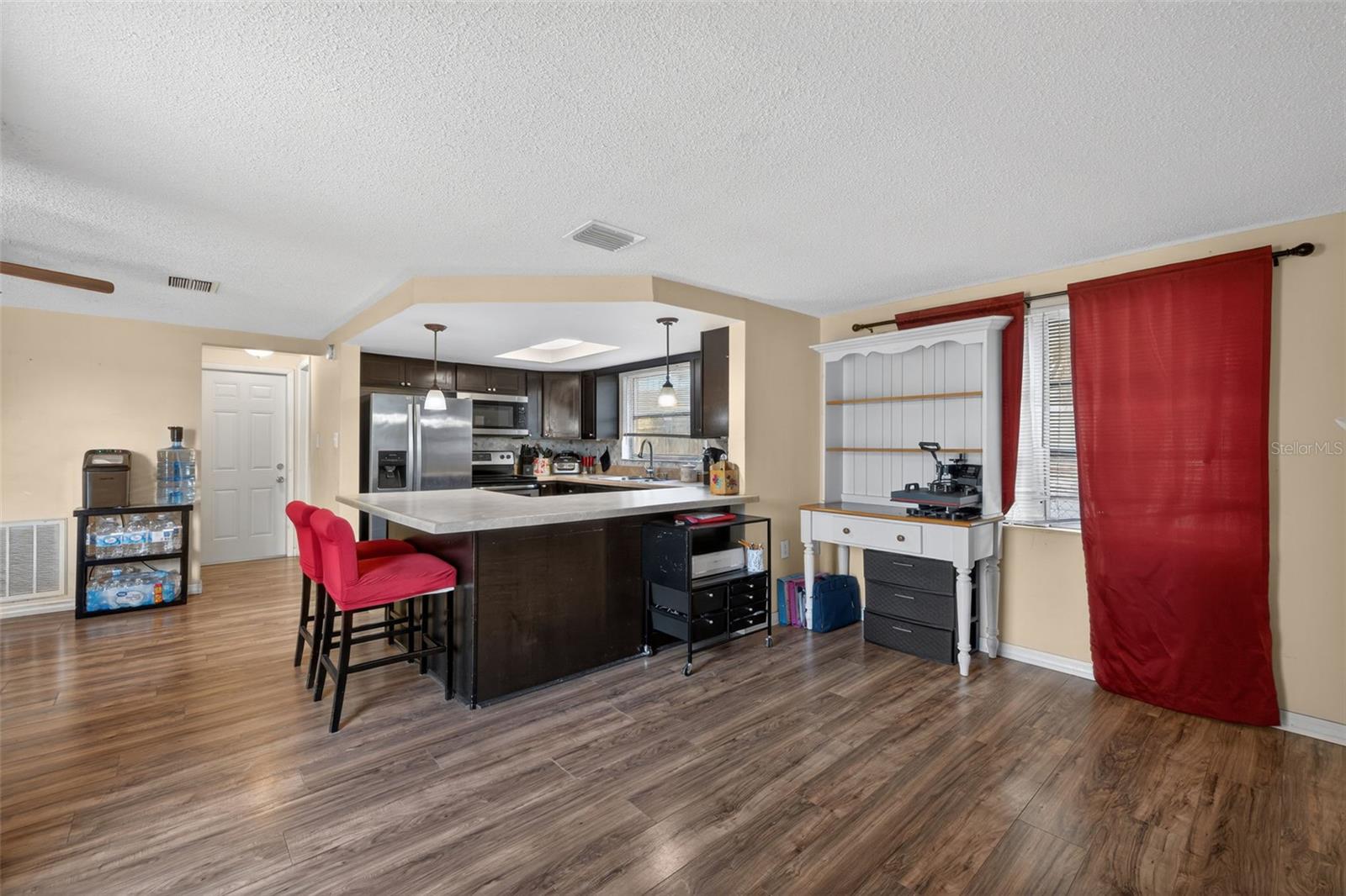 THE LAKES - Residential