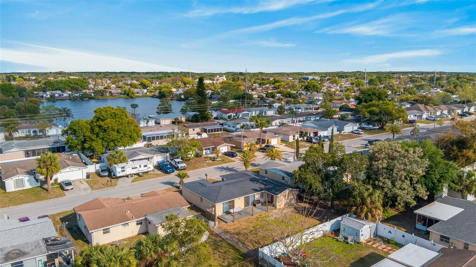 THE LAKES - Residential