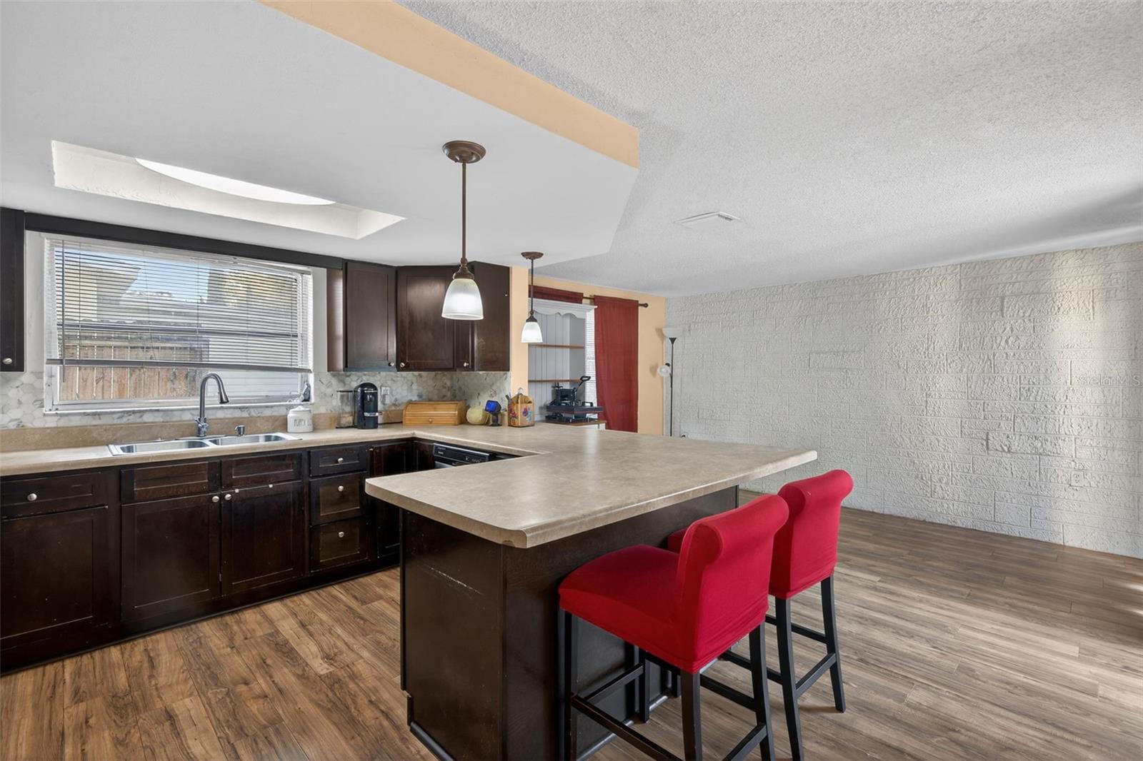 THE LAKES - Residential