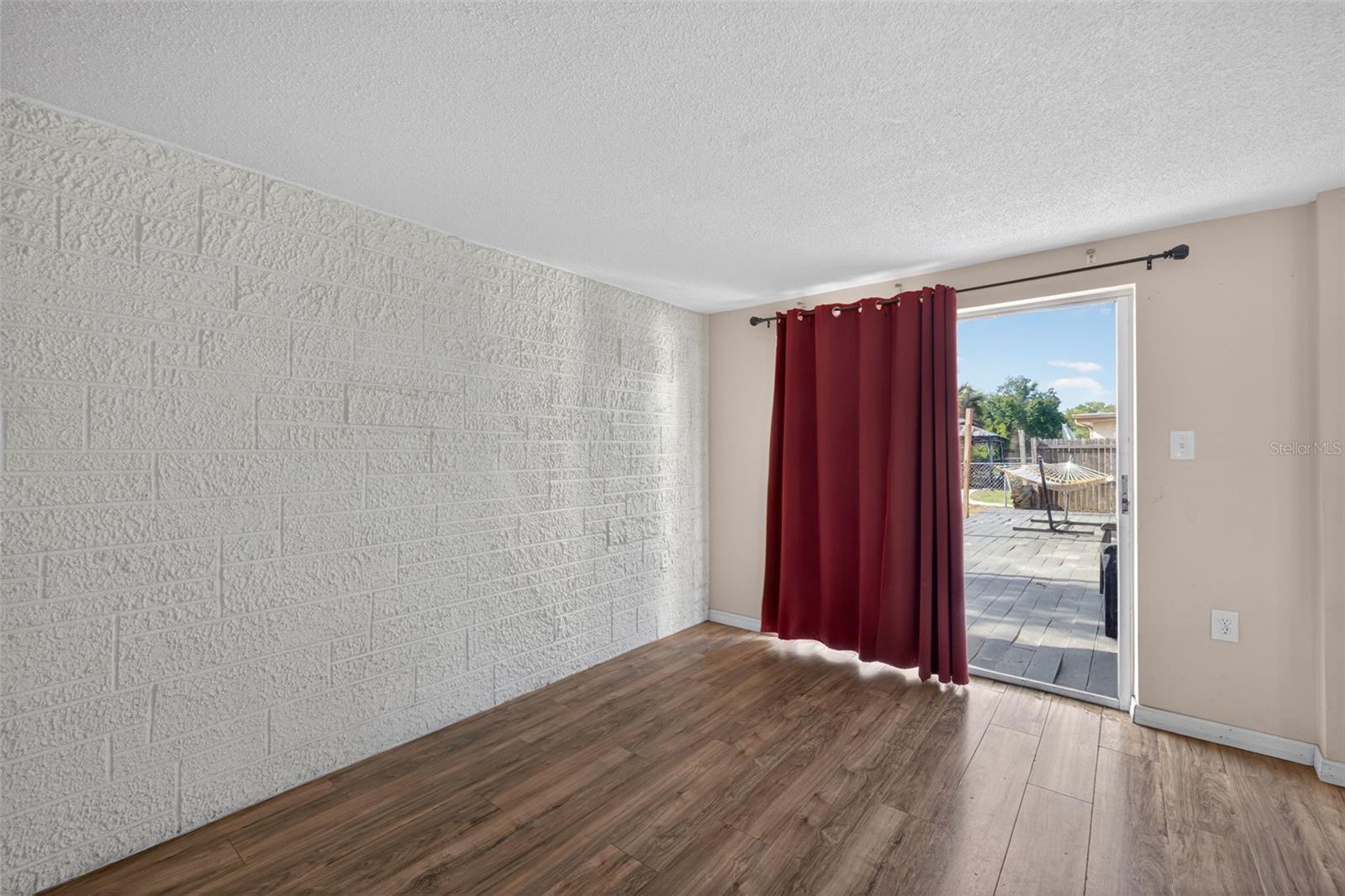 THE LAKES - Residential