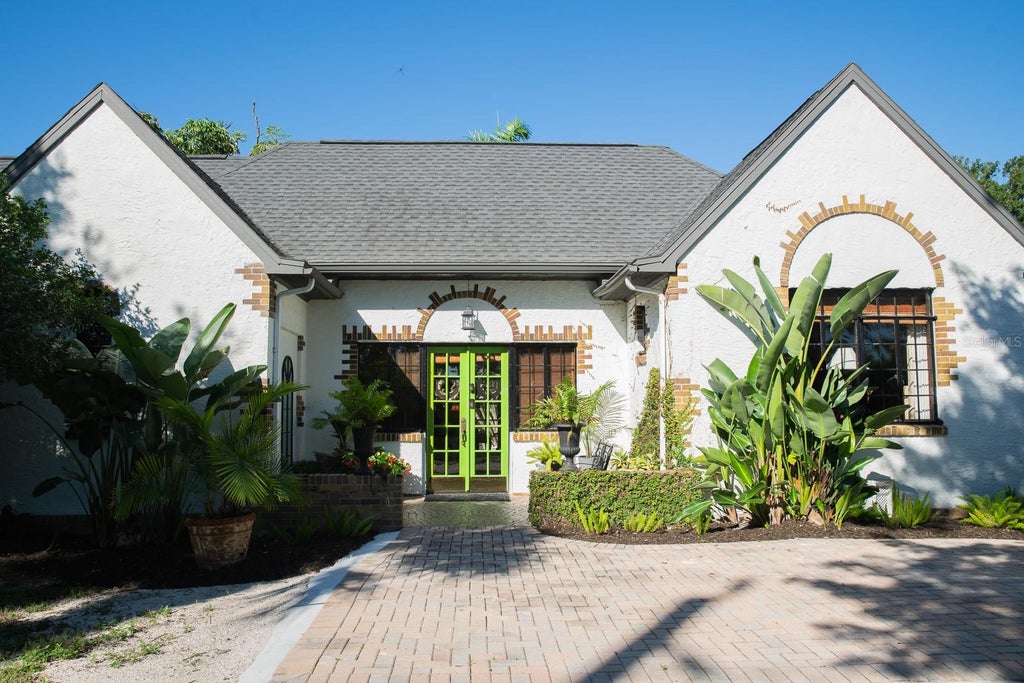Photo of 1230 Estremadura Drive, Bradenton, FL 34209 (MLS # A4709921)
