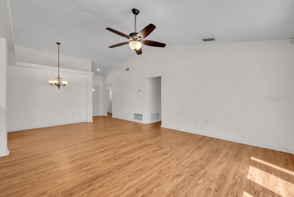 HUNTERS GREEN PRCL 17B PHAS - Residential