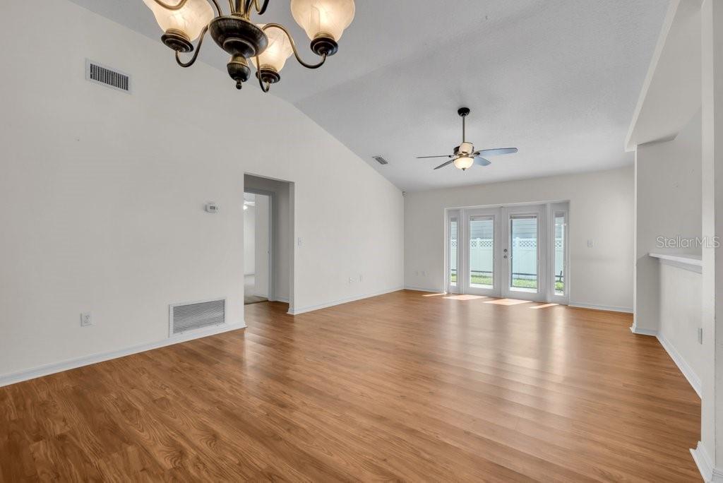HUNTERS GREEN PRCL 17B PHAS - Residential