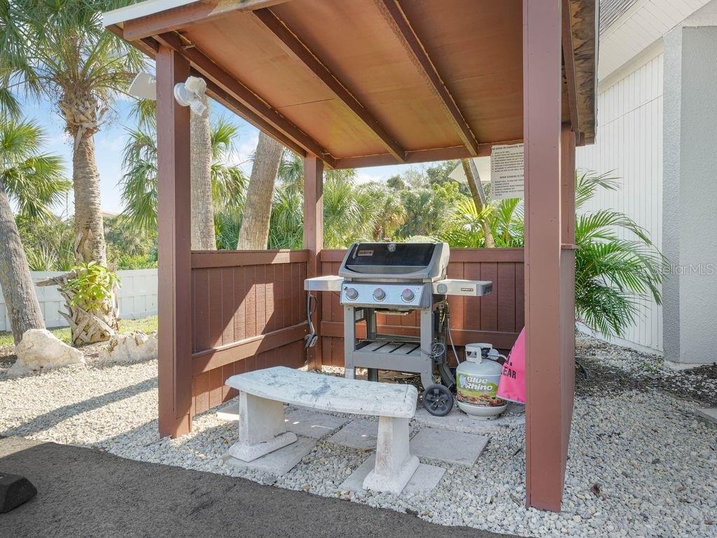 SUTTON PLACE - Residential