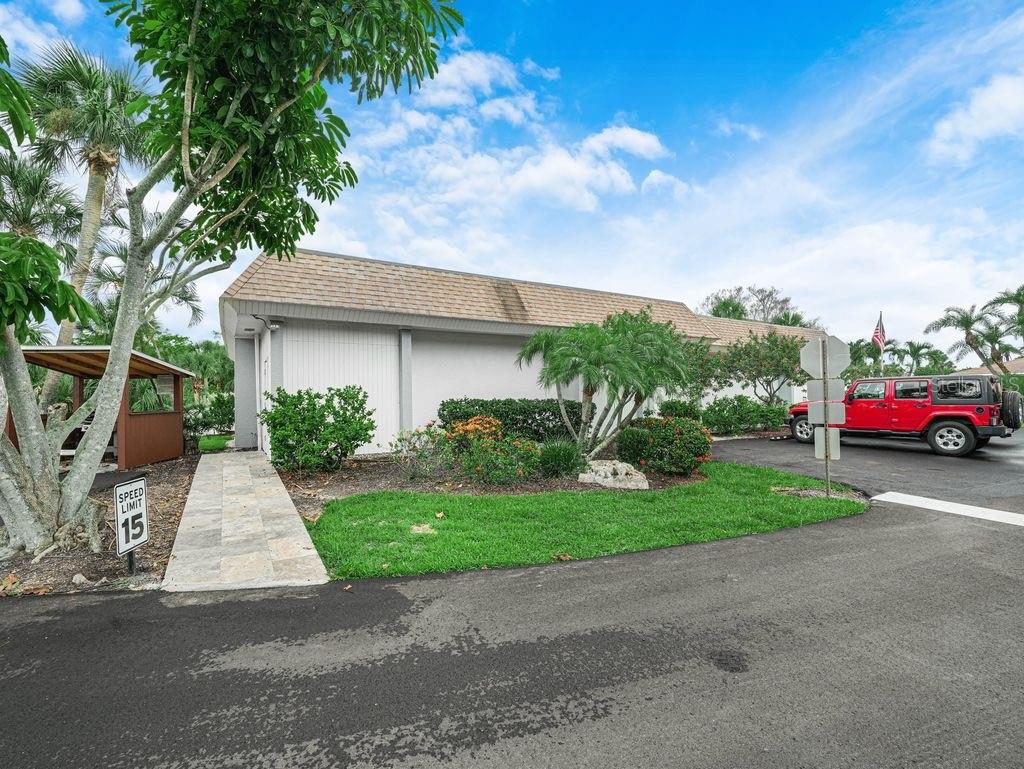 SUTTON PLACE - Residential