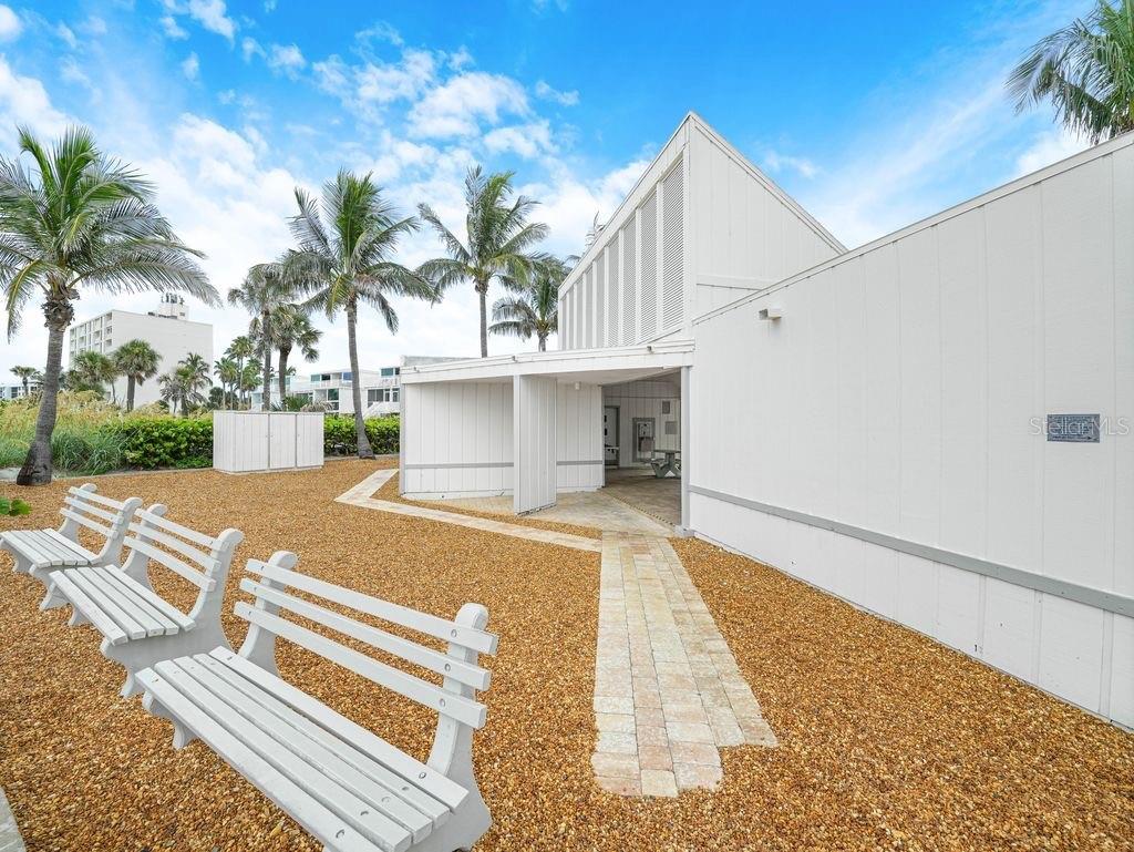 SUTTON PLACE - Residential