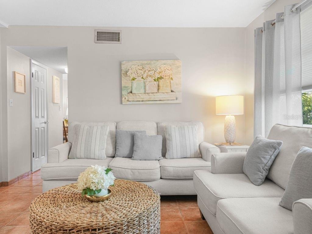 549 SUTTON PLACE t 19