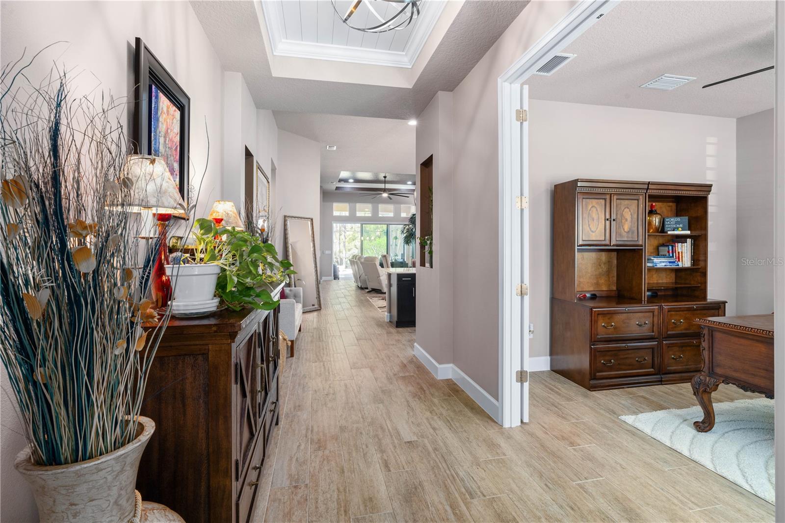 816 CREEKWOOD DRIVE