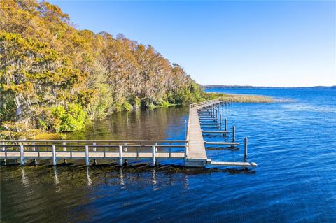 A home in PALM HARBOR