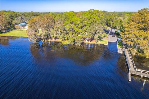 A home in PALM HARBOR