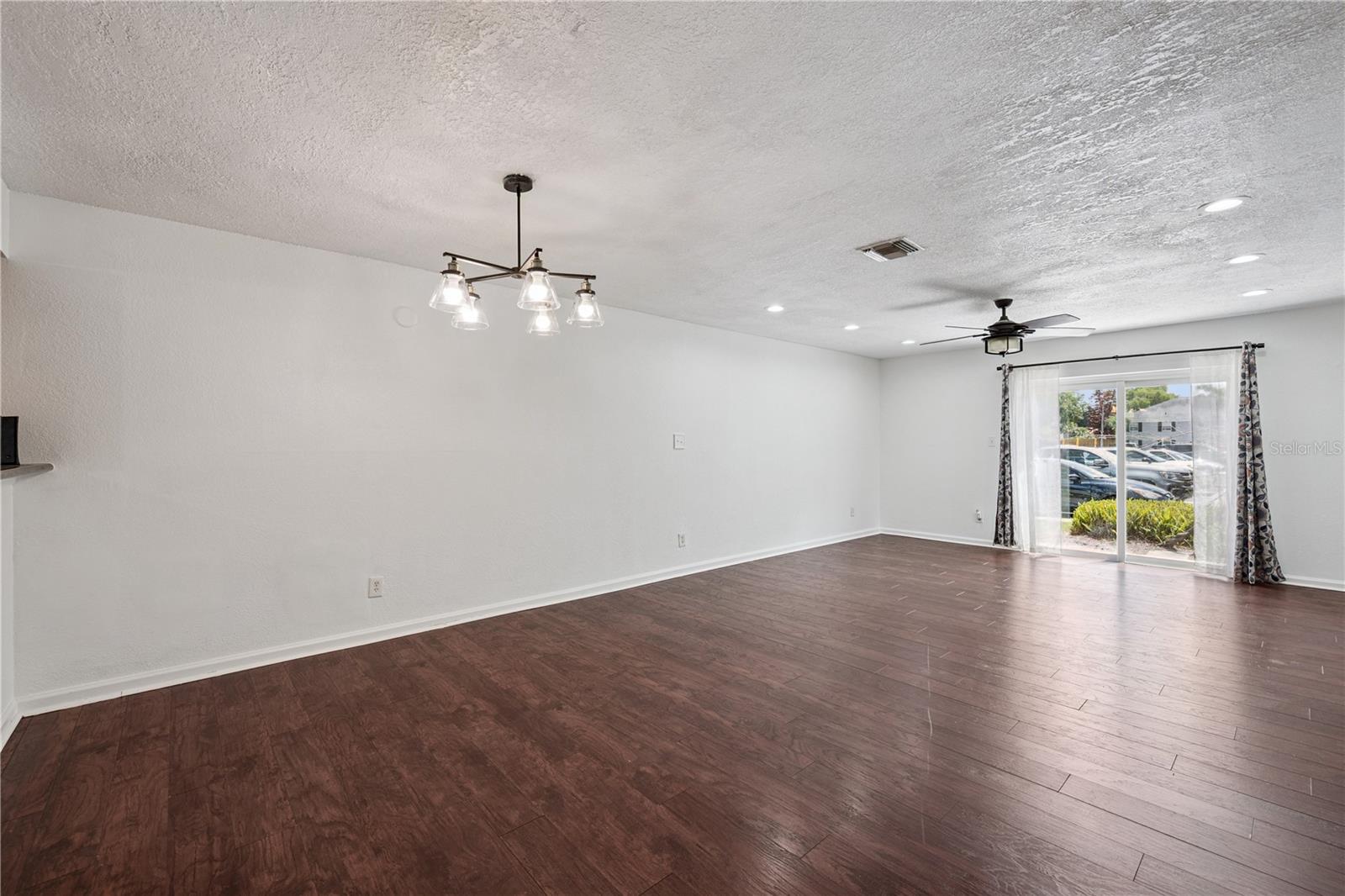 193 LEWFIELD CIRCLE