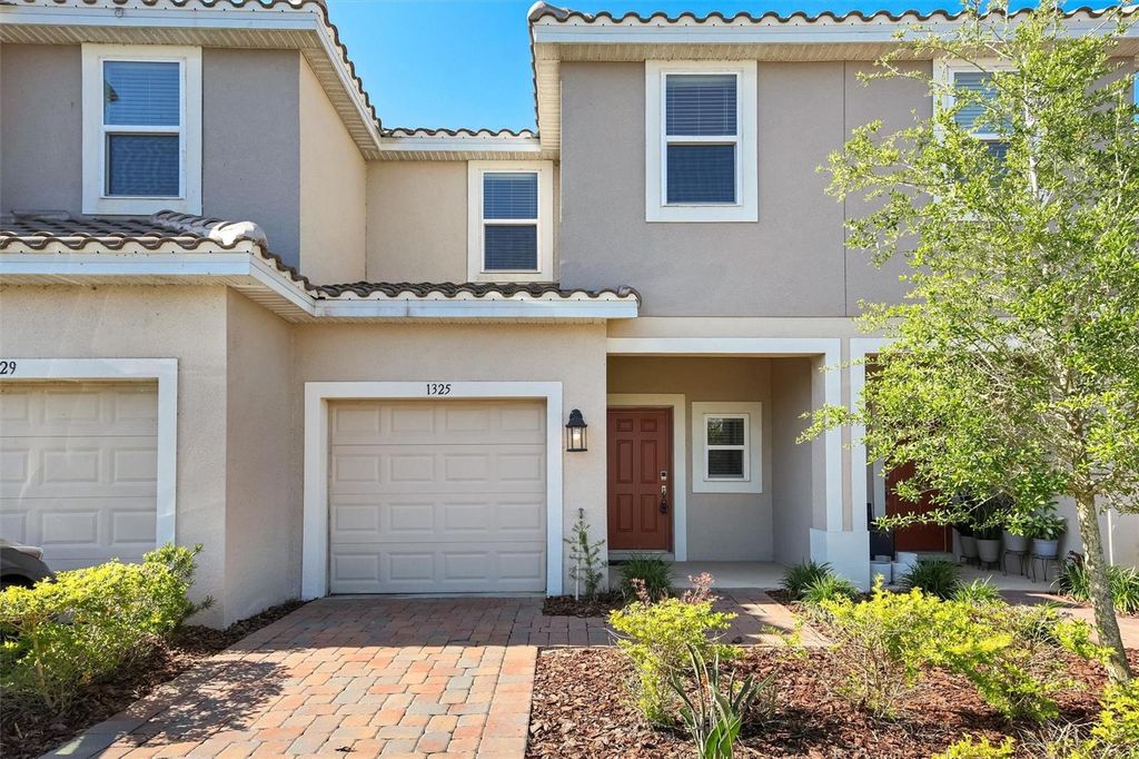 Photo of 1325 N Anchor Bend Way, Kissimmee, FL 34746 (MLS # S5149322)