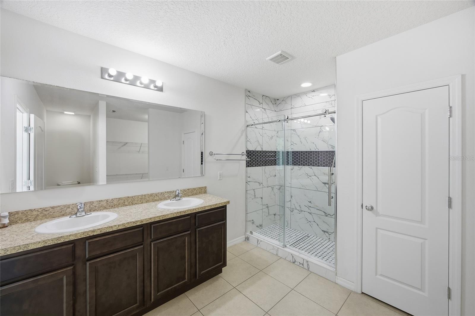 BRENTON MANOR - Residential