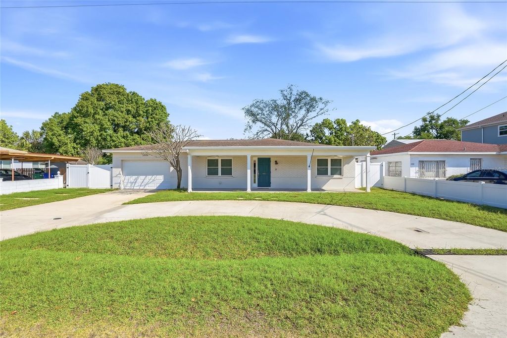 Photo of 3909 W Carmen Street, Tampa, FL 33609 (MLS # TB8494899)