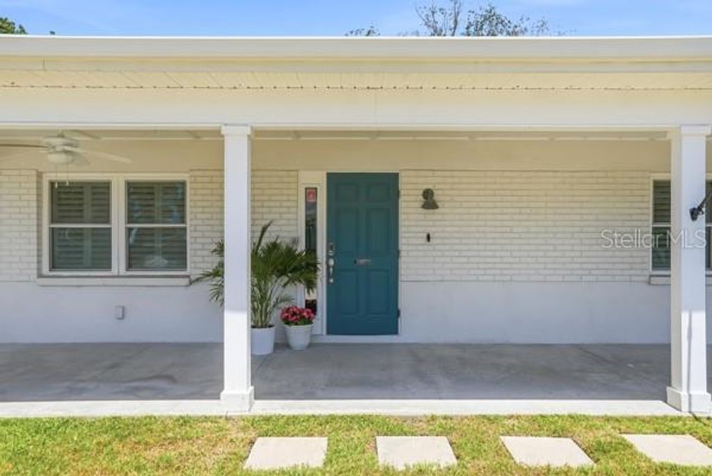 Photo of 3909 W Carmen Street, Tampa, FL 33609 (MLS # TB8494899)
