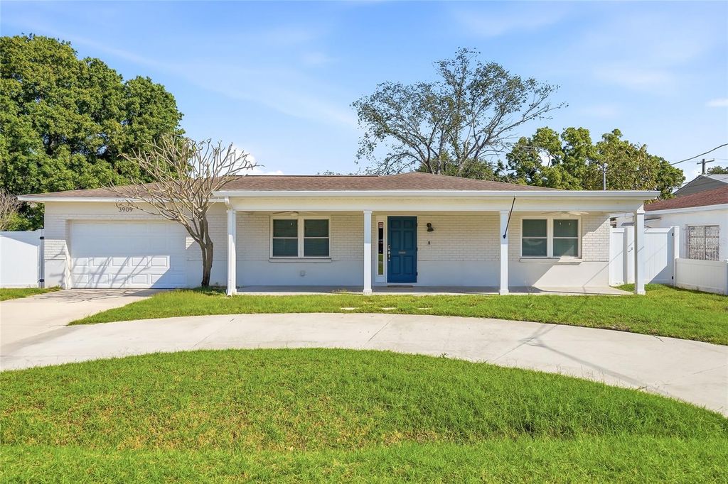 Photo of 3909 W Carmen Street, Tampa, FL 33609 (MLS # TB8494899)