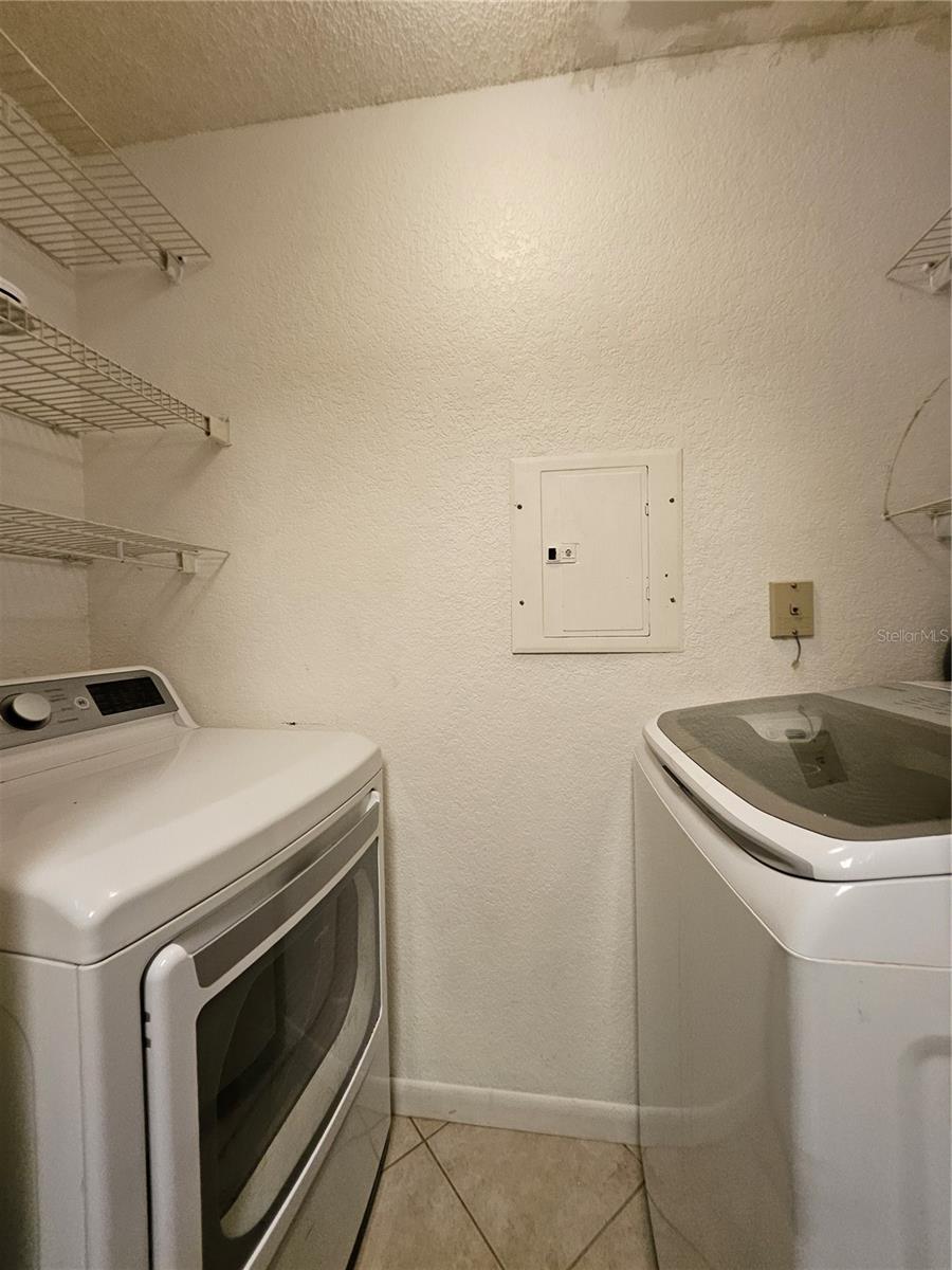 ITOPIA PRIVATE RESIDENCES CONDO BLDG 10, UNIT 1003 - Residential Lease