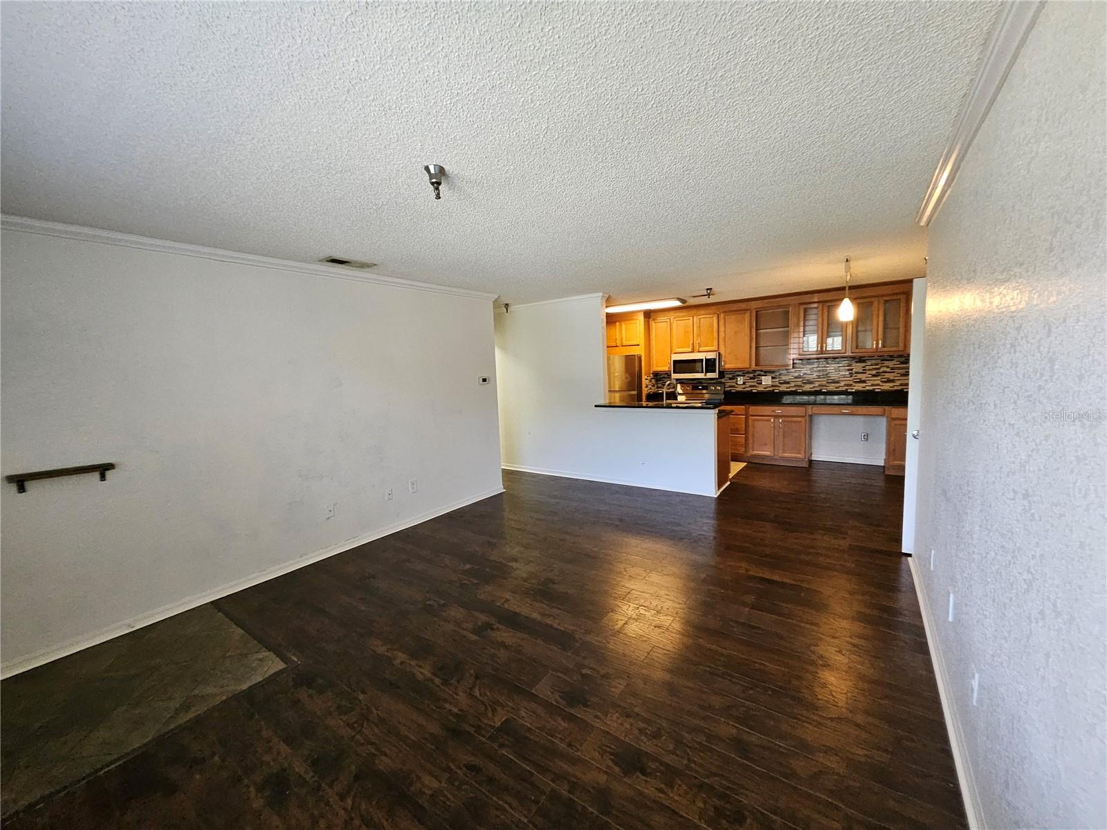 ITOPIA PRIVATE RESIDENCES CONDO BLDG 10, UNIT 1003 - Residential Lease