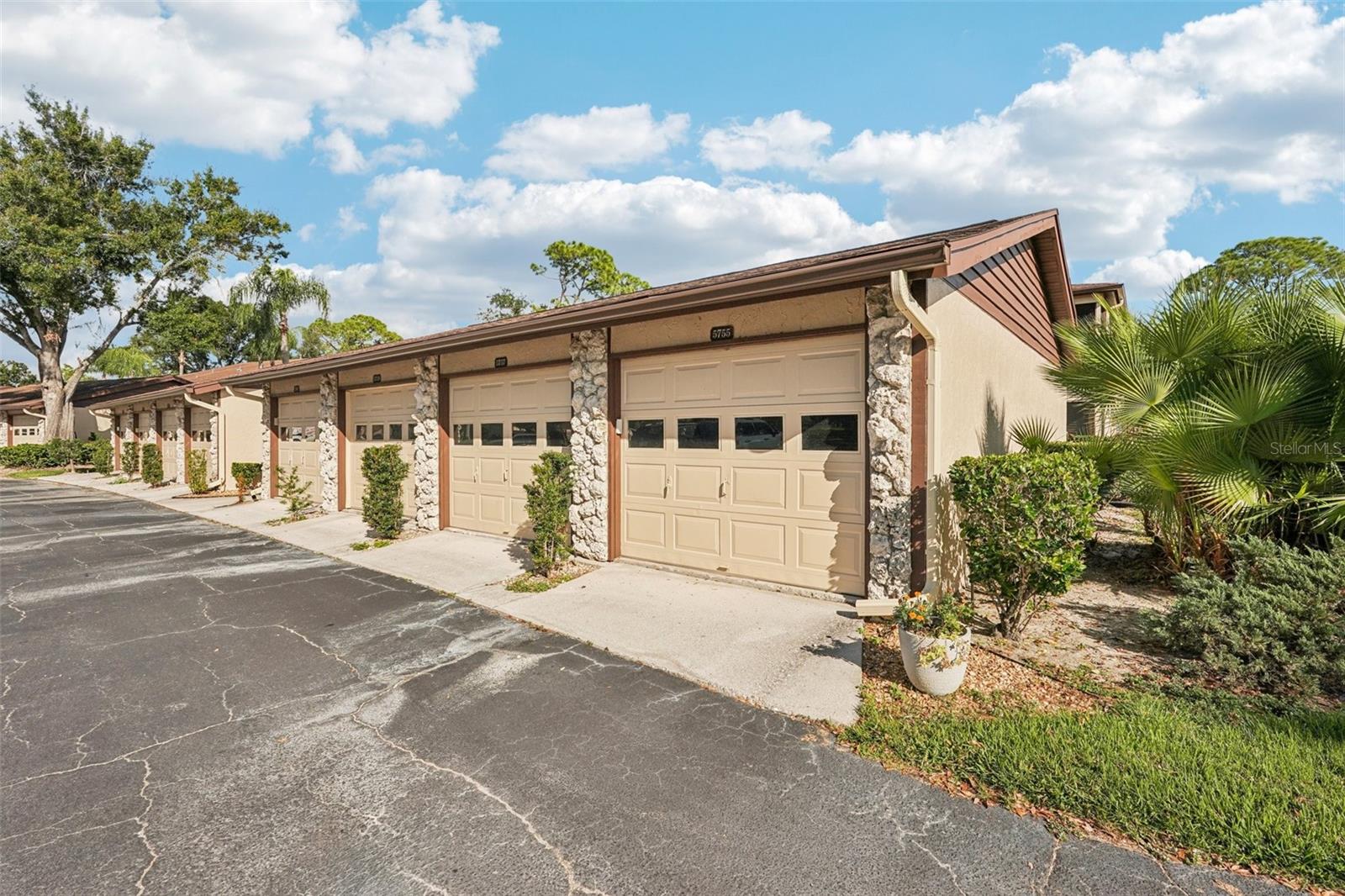 AVISTA OF PALM-AIRE SEC 1 - Residential