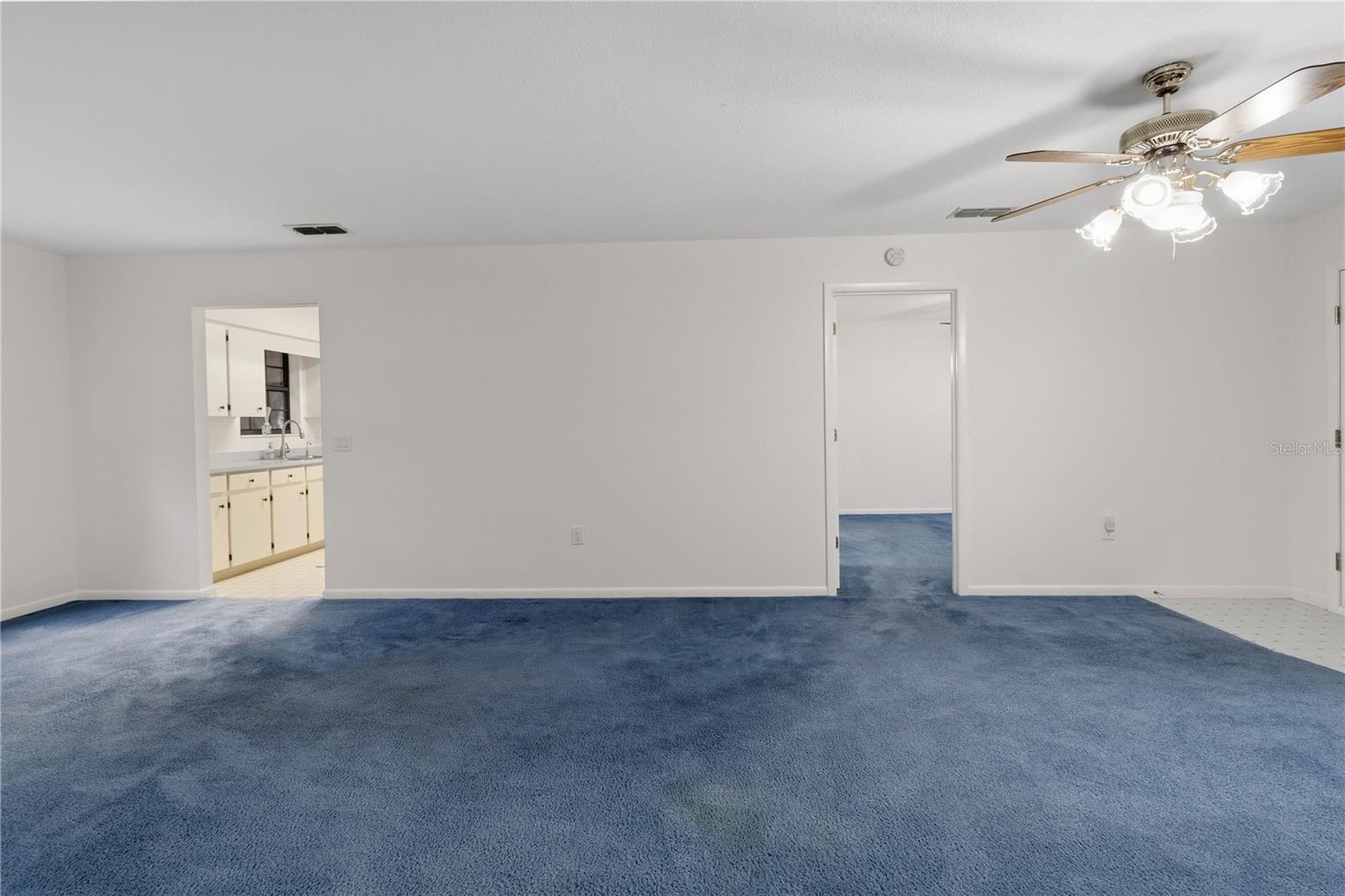 TIMBERLAKE ESTATES - Residential