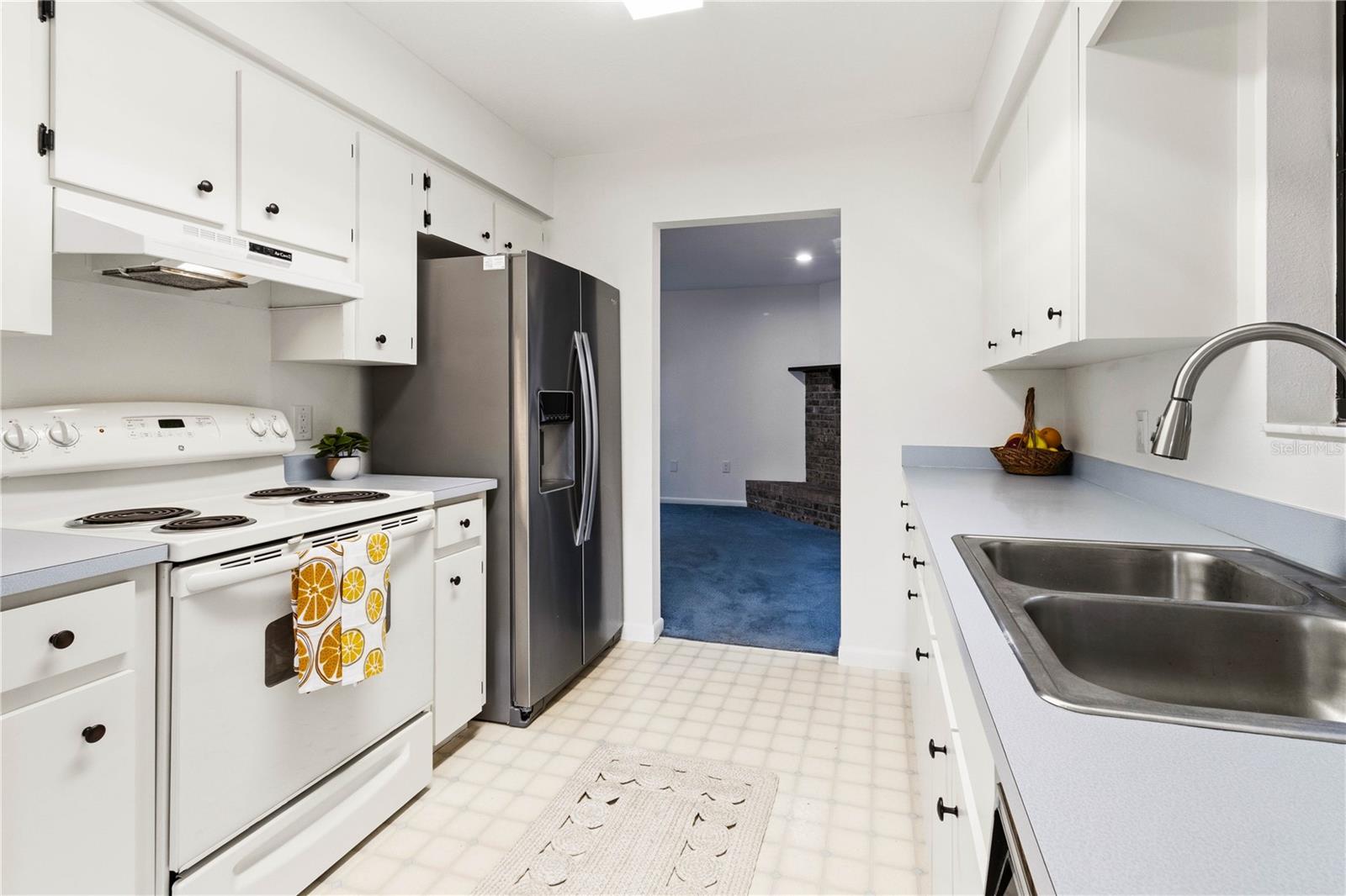 TIMBERLAKE ESTATES - Residential