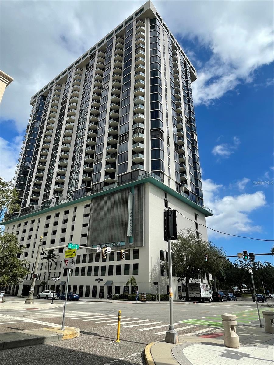 BAYFRONT TOWER CONDO - Residential Lease