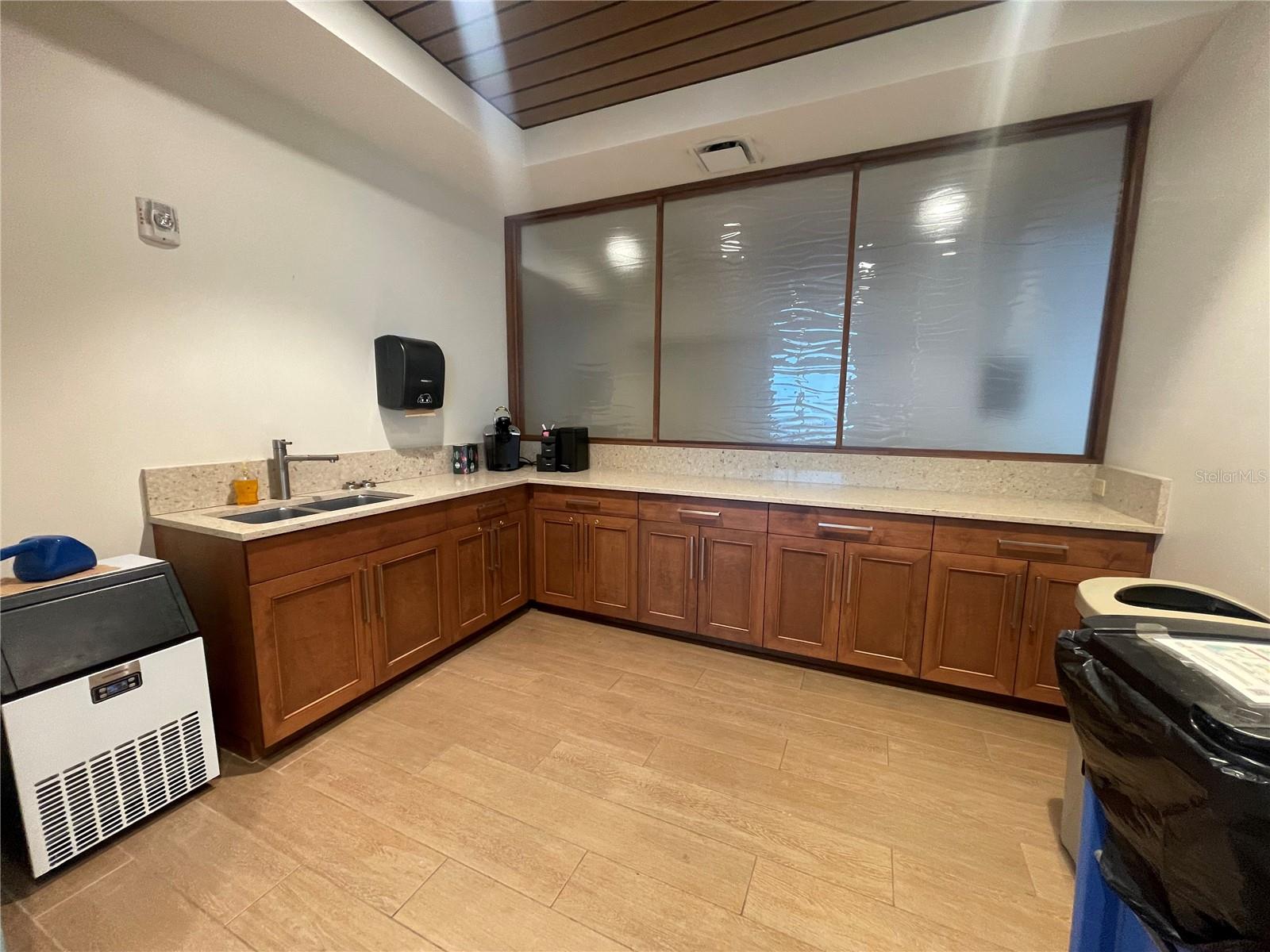 BAYFRONT TOWER CONDO - Residential Lease