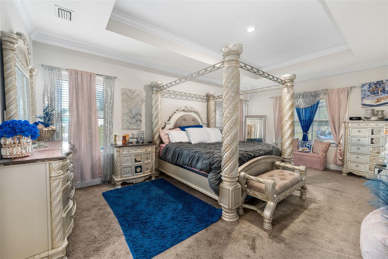 HALF MOON STATION - Residential