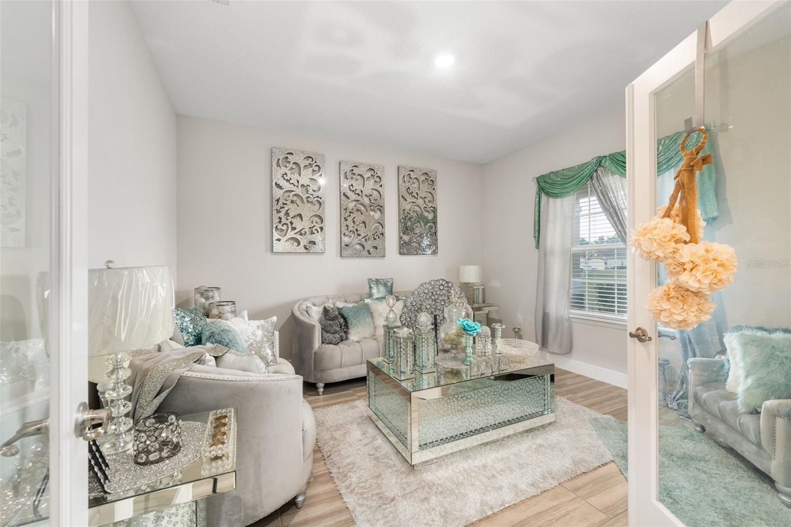 HALF MOON STATION - Residential