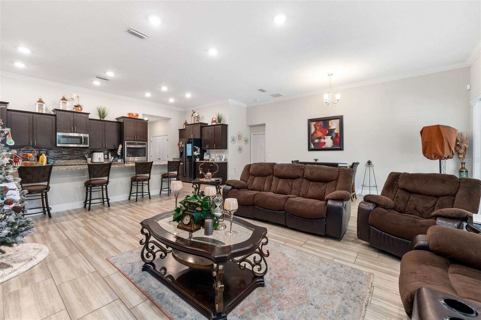 HALF MOON STATION - Residential