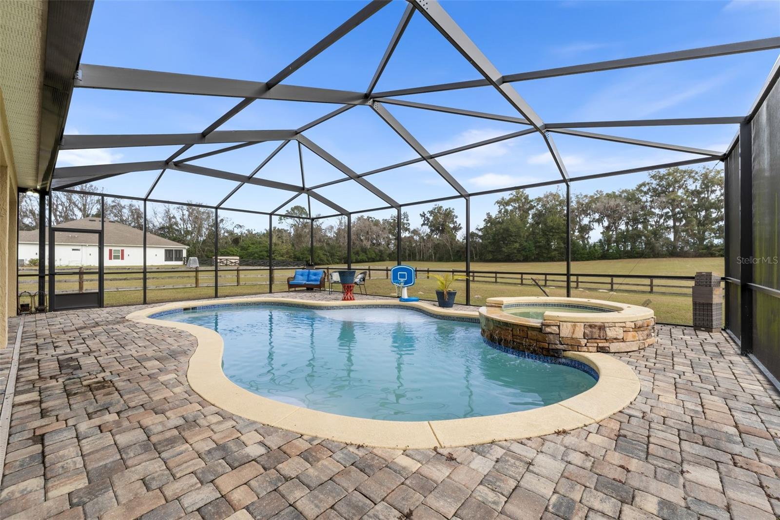 HALF MOON STATION - Residential