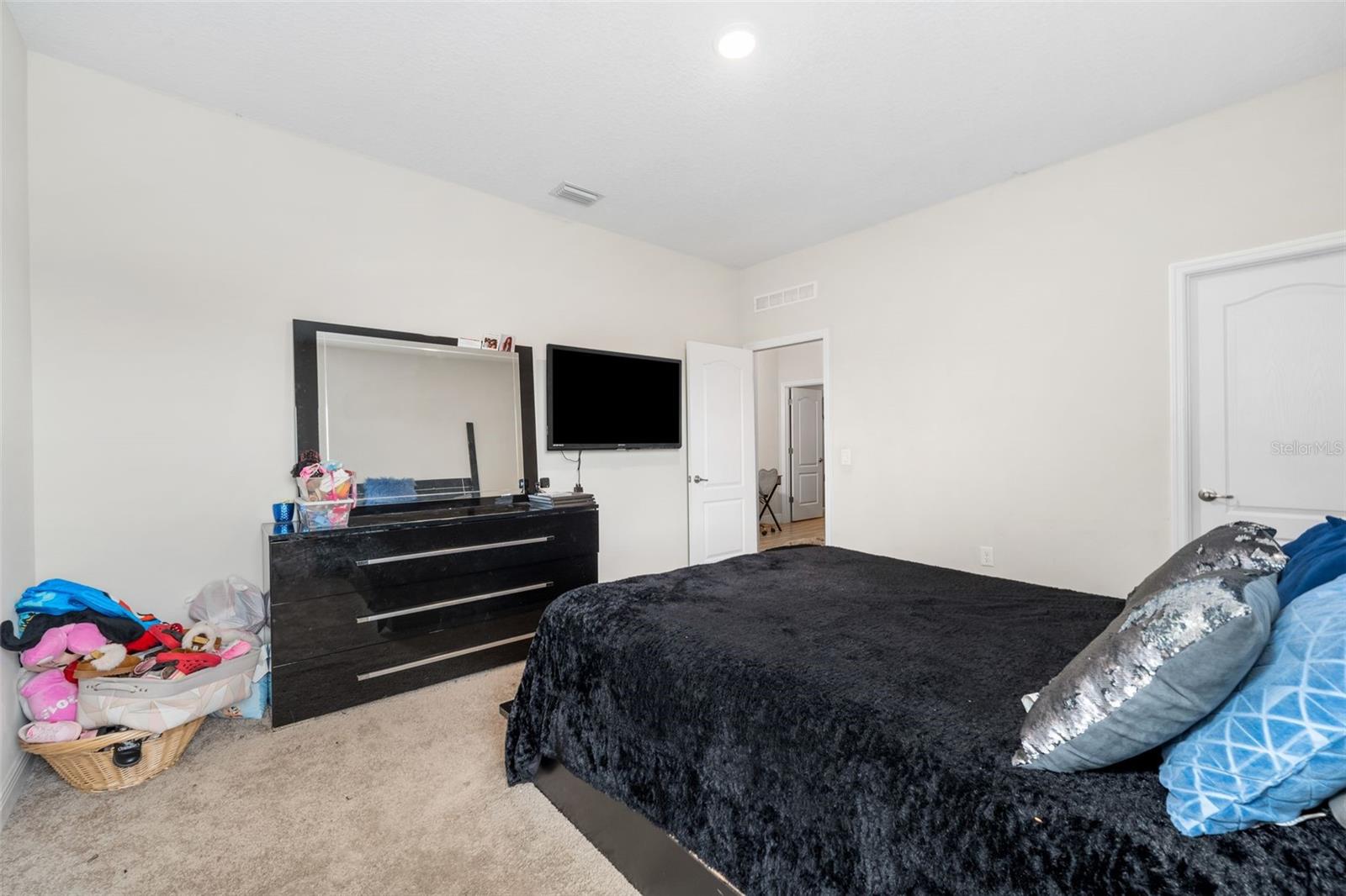 HALF MOON STATION - Residential