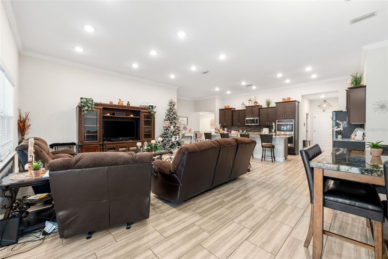 HALF MOON STATION - Residential