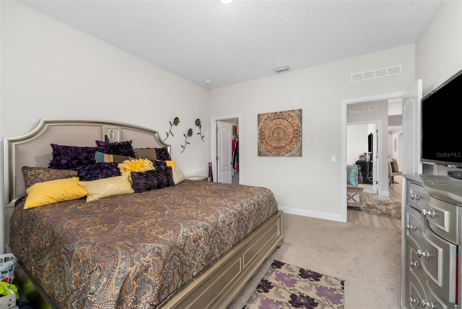 HALF MOON STATION - Residential