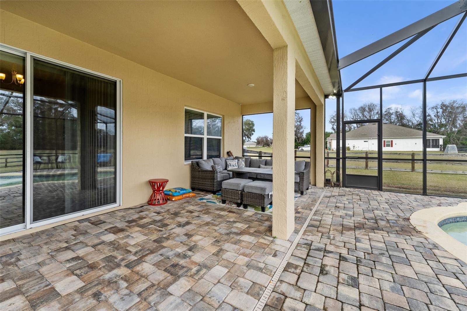 HALF MOON STATION - Residential