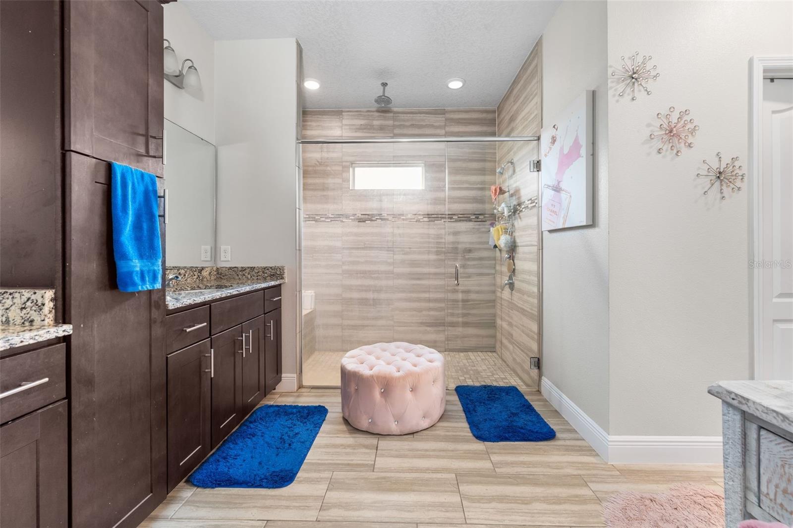 HALF MOON STATION - Residential