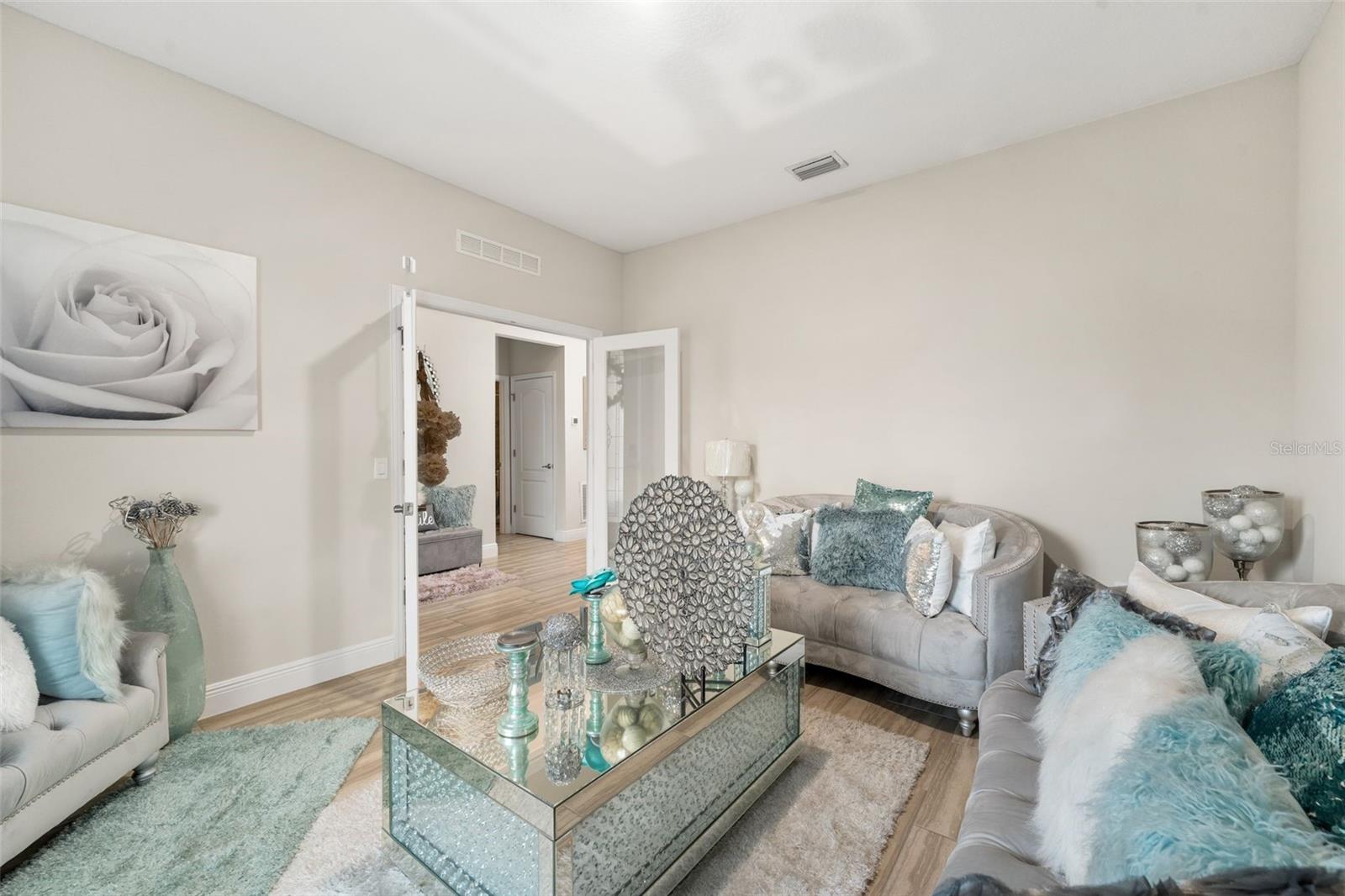 HALF MOON STATION - Residential