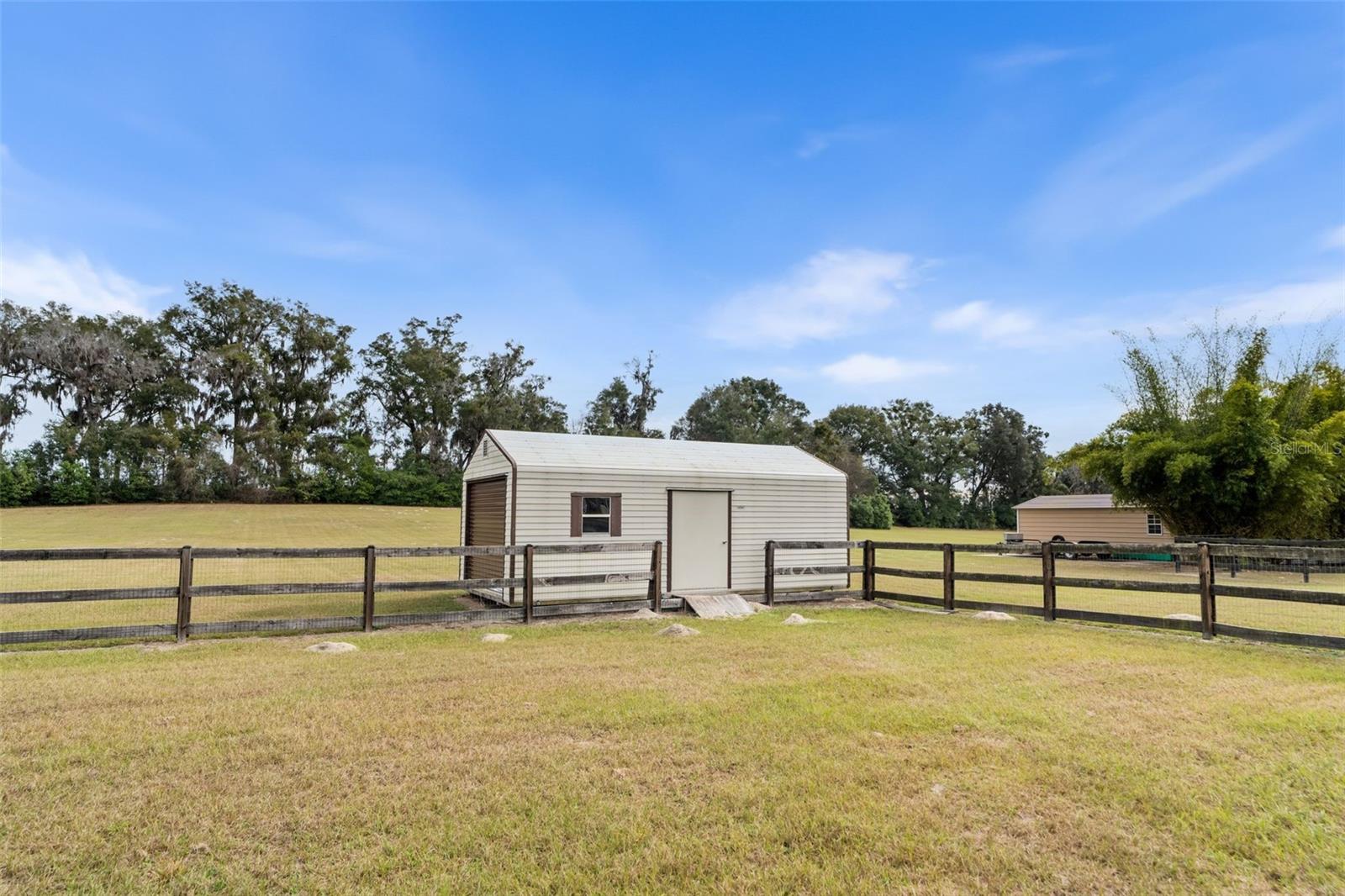 HALF MOON STATION - Residential