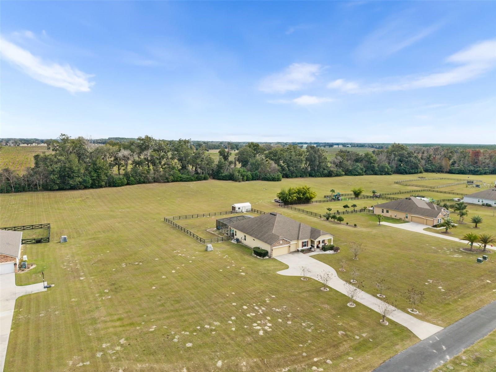 HALF MOON STATION - Residential