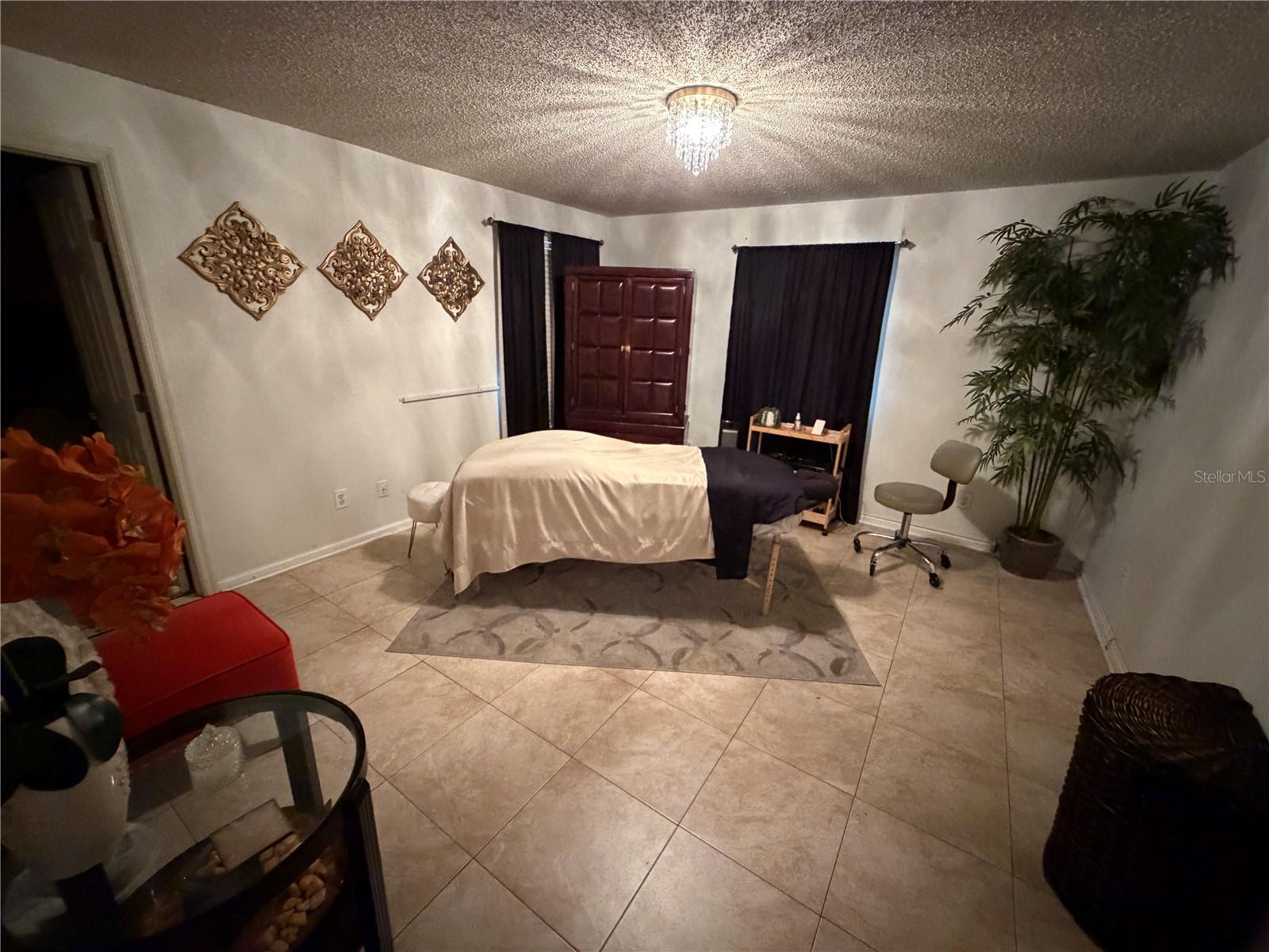 CORRONELLA - Commercial Sale