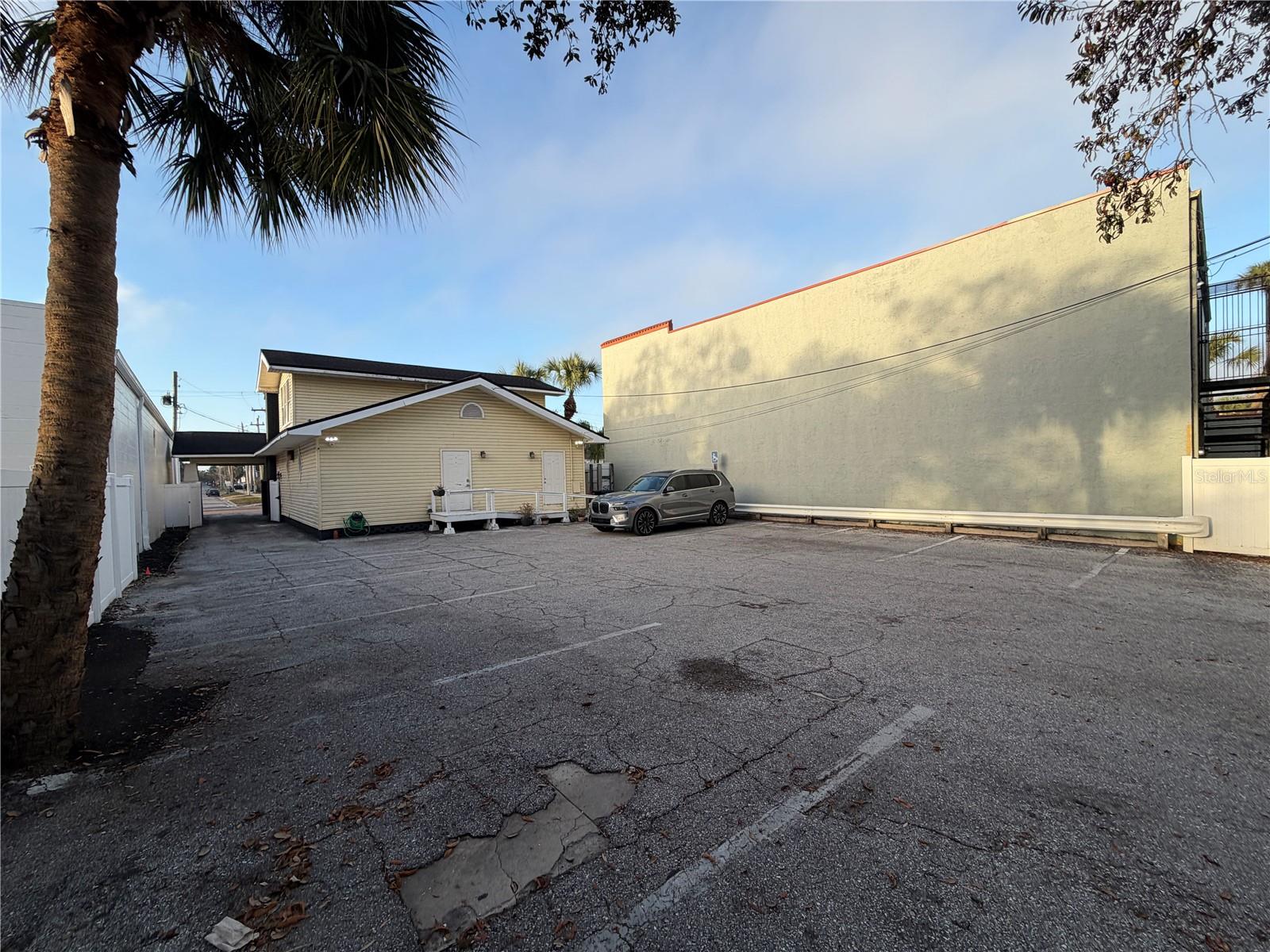 CORRONELLA - Commercial Sale