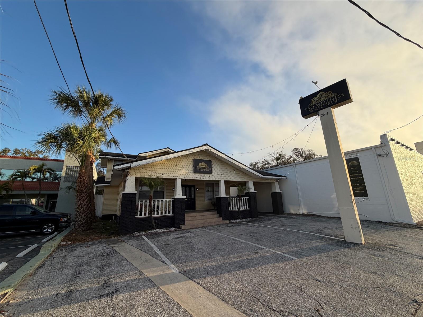 2001 W KENNEDY BOULEVARD