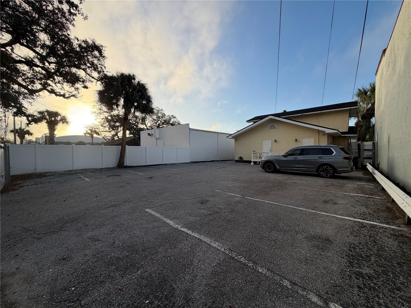 CORRONELLA - Commercial Sale