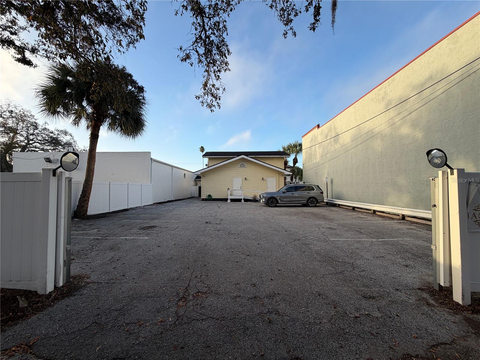 CORRONELLA - Commercial Sale