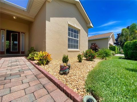 A home in LAKE WALES