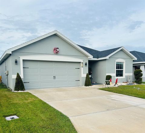 A home in LAKELAND